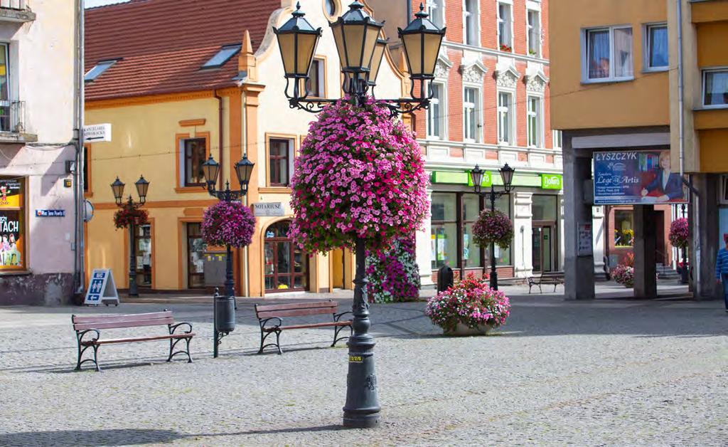 MOCOWANIE PASUJĄCE DO KAŻDEGO RODZAJU LAMPY Kwietniki Wiszące mają szeroki wachlarz mocowań, dzięki czemu mogą zostać z łatwością umieszczone na niemalże każdej latarni