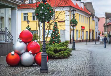 mazowieckie Terra Christmas Tree 300 WYSOKA ODPORNOŚĆ Najwyższej jakości powłoka cynkowana ogniowo sprawia, że nakładki są odporne na niskie temperatury oraz wilgoć.