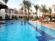 Lotnisko w Sharm El Sheikh około 20km Plaża: Prywatne bezpłatne 2 plaże:piaszczysta i piaszczysto żwirowa (koralowa), oddalone około 10 minut drogi płatny dojazd busem hotelowym (20 funtów do