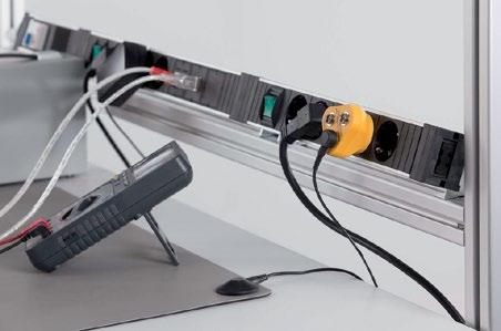 ESD ESD Z myślą o wykonywaniu urządzeń i produktów czułych na wyładowania elektrostatyczne utworzyliśmy stanowiska montażowe ESD, które