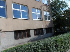 Stolarka okienna i drzwiowa Stolarka okienna w większości wymieniona na
