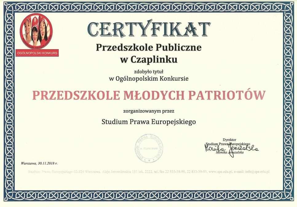Przedszkole uzyskało certyfikat: PRZEDSZKOLE MŁODYCH PA- TRIOTÓW. Cel projektu zakładał uświadomienie młodym przedszkolakom, na czym polega współczesny, mądry i odpowiedzialny patriotyzm.