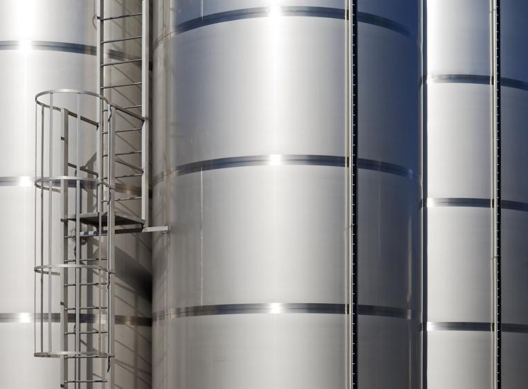 Stainless Steel Excellence since 1949 passeco od 2017 roku ma zaszczyt być przedstawicielem wywodzącej się z rynku włoskiego firmy delmet s.r.l. Jej długoletnie doświadczenie związane z obróbką chemiczną stali nierdzewnych, pozwala oferować rozwiązania dla każdego rodzaju wykończenia powierzchni.