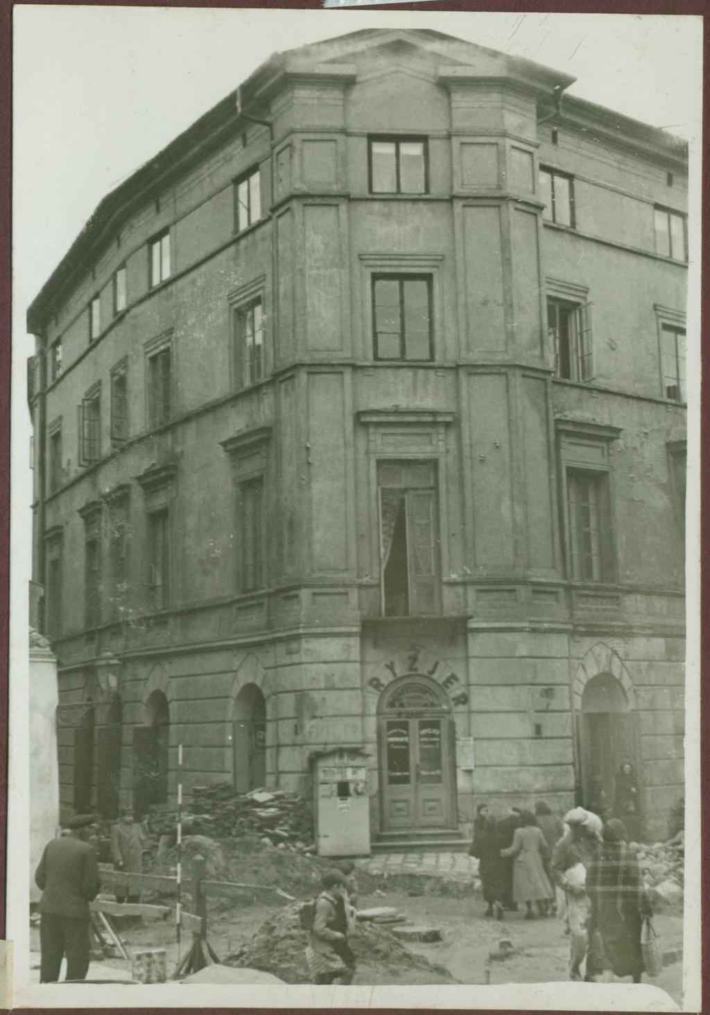 Ikonografia Grodzka 2/Rybna 1 Fotografie przedwojenne/pre-war photographs: Grodzka 2/ Rybna 1, autor nieznany, zdjęcie z albumu,