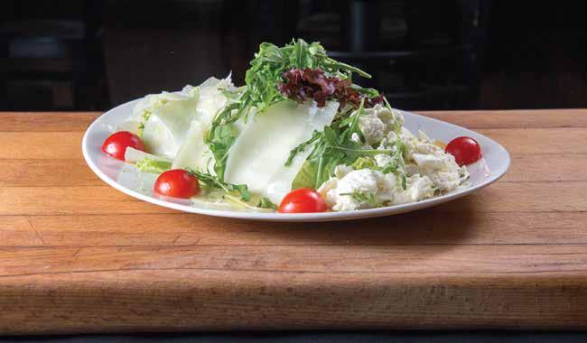 INSALATE SAŁATKI SALADS Insalata CON pera E rucola 22 zł sałata mieszana, gruszka, rukola, gorgonzola, orzechy włoskie, pomidorki koktajlowe, grzanki ziołowo- czosnkowe, sos miodowo-limonkowy mixed