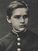 W 1875 roku, po pożarze Zułowa i utracie rodzinnego majątku, rodzina Piłsudskich zamieszkała w Wilnie. Dwa lata później Józef, nazywany w rodzinie Ziukiem, został uczniem I gimnazjum w Wilnie 1.