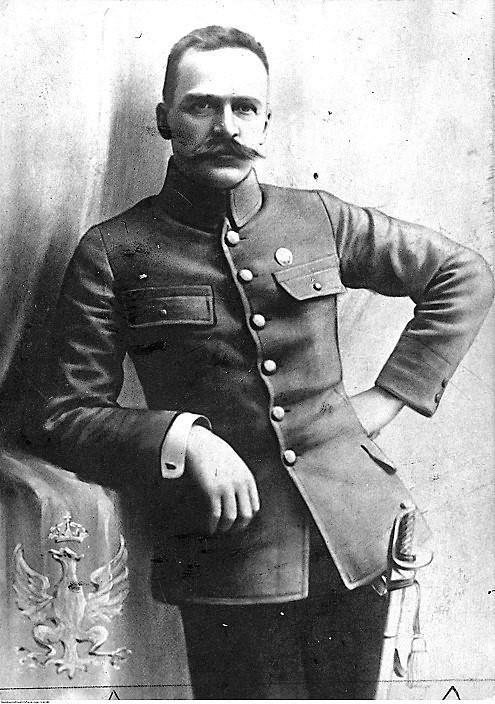 pod komendą Piłsudskiego, ciężkie walki z wojskami rosyjskimi. Józef Piłsudski był wówczas dowódcą I pułku piechoty, który następnie został przekształcony w I Brygadę Legionów Polskich 5.