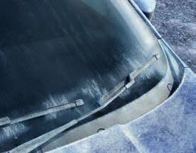 Pakiet Winter Pakiet Active Blue (J4QAD) dywaniki pdłgwe z przdu i z tyłu, welurwe z pdwójnymi przeszyciami w klrze niebieskim przeszycia na kle kierwnicy i