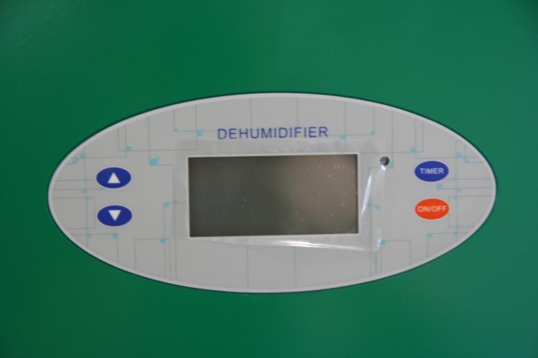 PANEL KONTOLNY I WYŚWIETLACZ LCD Elementy służące do kontroli i sterowania urządzeniem, znajdują się w górnej części jego obudowy.