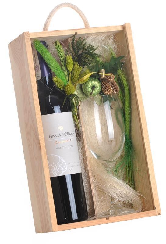 POZDROWIENIA Z ARGENTYNY FINCA EL ORIGEN RESERVA MALBEC Wino argentyńskie, wytrawne, ciemnoczerwone z fioletowym rantem.