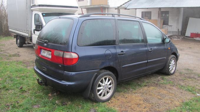 Stan licznika 329328 km Ogumienie 225/50R17.