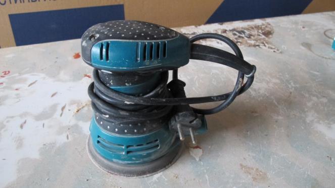 Średnica tarczy 125 mm Obroty 2000 obr/min Nr seryjny 2014 534371A Zasilanie ~ 230-240 V, 50/60 Hz, 300