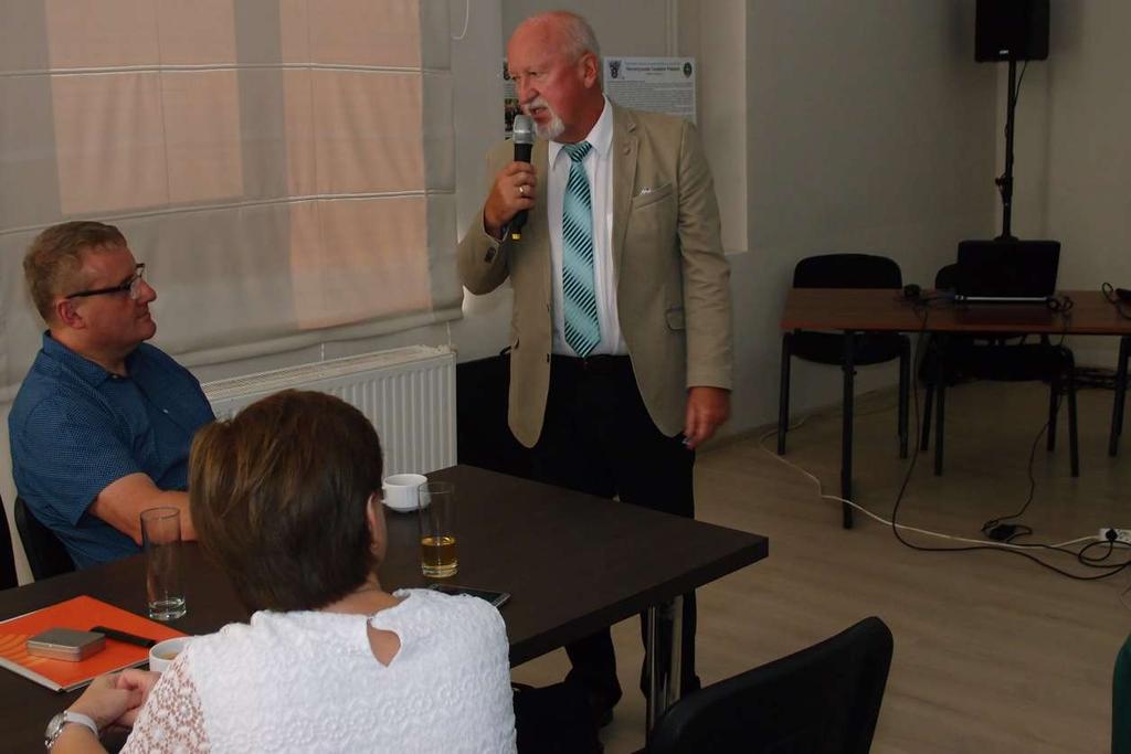 państwowym zasobem geodezyjnym i kartograficznym był poświęcony referat przygotowany