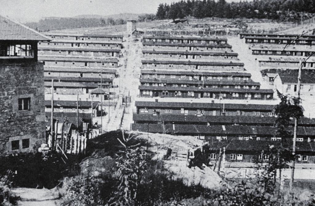 FLOSSENBÜRG Flossenbürg był obozem koncentracyjnym z pracą przymusową, funkcjonującym w ramach prowadzonej przez narodowych socjalistów polityki eksterminacji przez pracę.