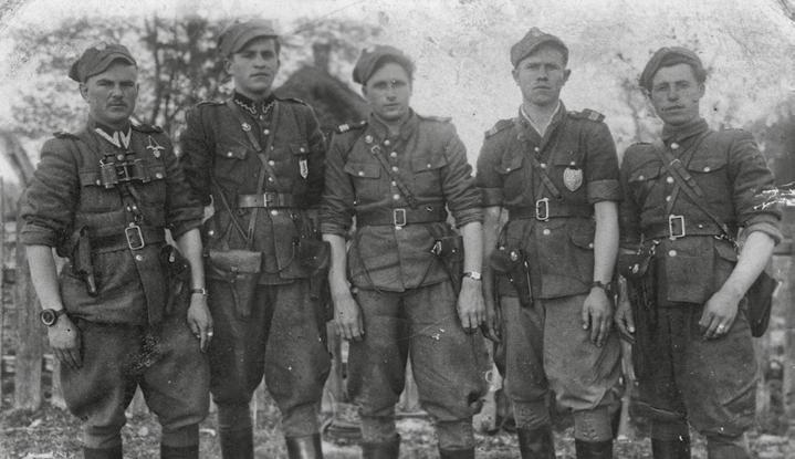 Rozwiązanie takie było w owym czasie (choć dziś brzmi radykalnie) najłagodniejszą formą wyeliminowania zagrożenia, jakim było dla walczących o wolność Polski partyzantów, skomunizowana i uzbrojona