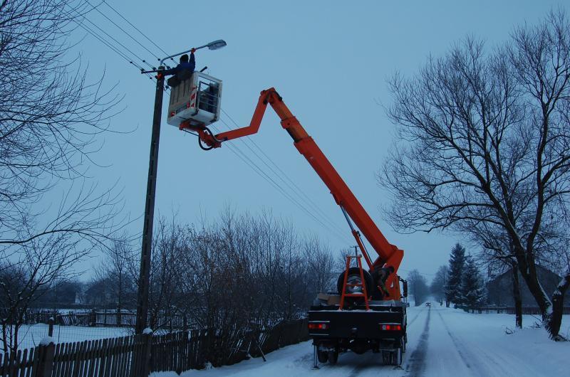 Modernizacja istniejącego oświetlenia ulicznego na terenie Gminy Somianka - zakupiono lampy, zegary astronomiczne i niezbędny osprzęt.