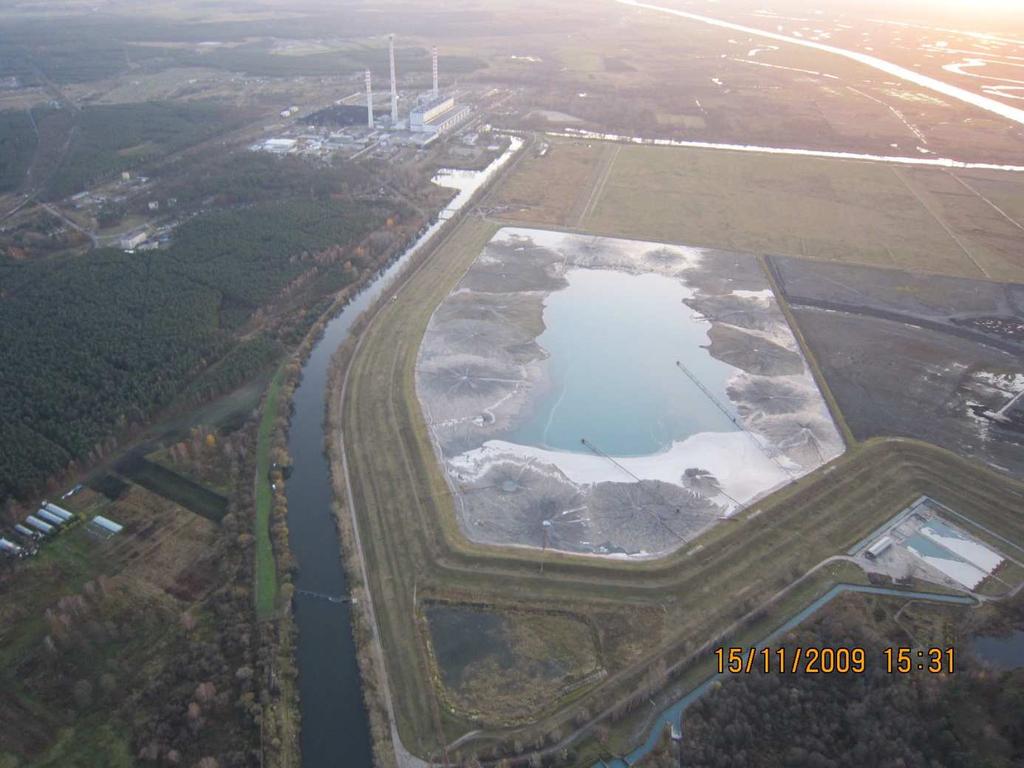 Zdjęcie 47. Kanał Ciepły przy Elektrowni Dolna Odra Źródło: https://upload.wikimedia.org/wikipedia/commons/8/80/pge_zedo_003.jpg; https://www.fotosik.