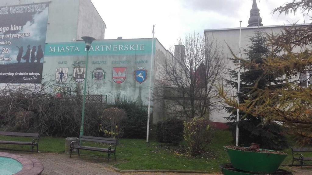 Skwer przy skrzyżowaniu ul.