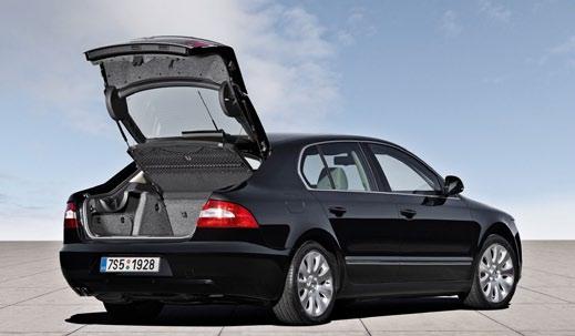 Pojemność bagażnika: 565 1670 l Sedan/liftback Z przodu producent wykorzystał rozwiązania firmy