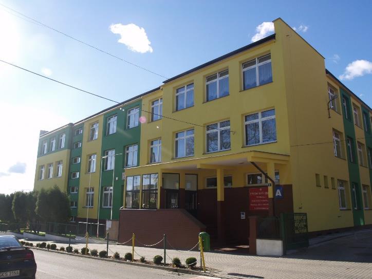 Zarząd pozytywnie rozpatrzył wnioski Dyrektorów Powiatowego Zespołu Szkół Nr 1 w Kościerzynie i Specjalnego Ośrodka Szkolno Wychowawczego w Kościerzynie, w zakresie podłączenia do sieci