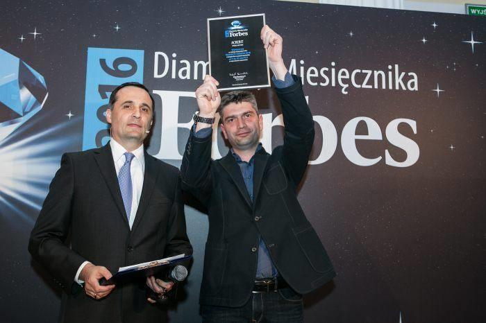 2. Pismo zarządu Szanowni Akcjonariusze! Z przyjemnością przedstawiam Państwu raport za rok 2016.