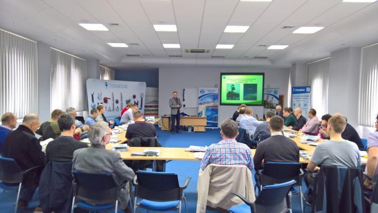 Seminarium Pod przewodnictwem prezentera, prześledziliśmy krok po kroku dobór słupa przelotowego i mocnego.
