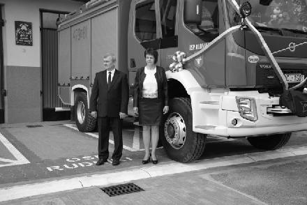 OCHOTNICZE STRAŻE POŻARNE W ciągu ostatnich czterech lat ze środków budżetu gminy zakupiliśmy 6 samochodów dla ochotniczych straży pożarnych.