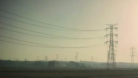 Modelowanie krzywej ugięcia kabli sieci elektroenergetycznych Analiza numeryczna z