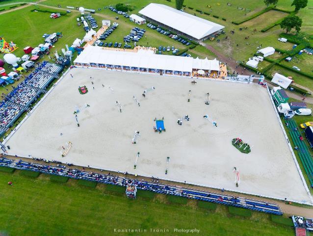 Zawody CSIO5* Sopot 2019 promocja podczas zawodów Zawdy CSIO rozgrywane są na terenie zabytkowego ośrodka jeździeckiego Hipodrom Sopot, którego historia sięga końca XIX wieku.