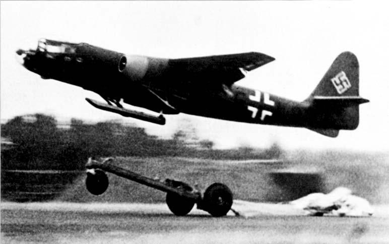 500 kg. Przewidywano, że start z ładunkiem bomb będzie się odbywał przy użyciu pomocniczych rakietowych silników startowych. Do IX 1944 r. oblatano jeszcze trzy prototypy wersji Ar 234B.