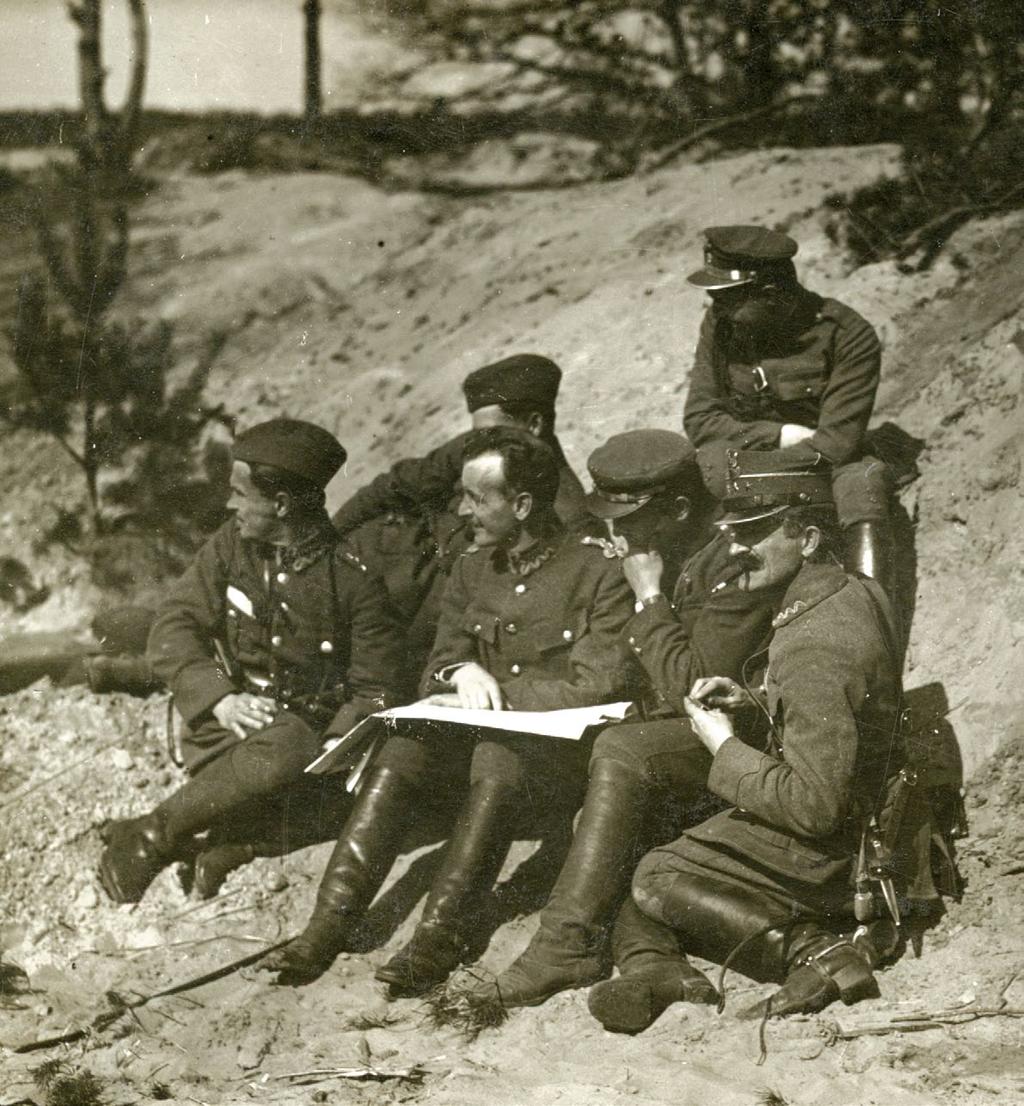 na stacji Prokocim koło Krakowa zdobyto austro-węgierski pociąg pancerny, składający się z dwóch wagonów czołowych artyleryjskich, dwóch wagonów piechoty i jednego szturmowego.