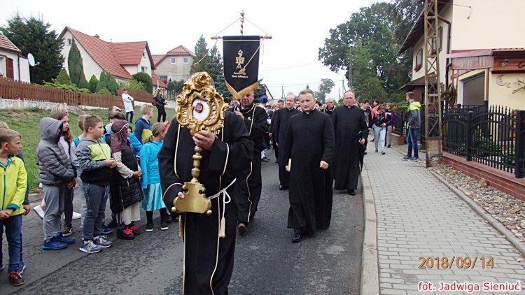 Wesel się Lubomierzu, iż masz takiego patrona wielebnego Maternusa Napisano dnia: 2018-09-15 11:31:10 W tym roku po raz czwarty obchodzimy Dzień Świętego Maternusa, patrona miasta Lubomierz i parafii