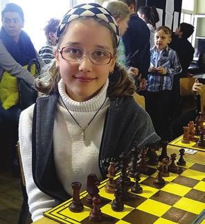 6 nr 3 (81) marzec 2019 * Polak Mały Przyjacielska pomoc Marta Kot Tego dnia dzieci obudziły się rano, ubrały się i po śniadaniu wyruszyły do szkoły, która znajdowała się w pobliżu.