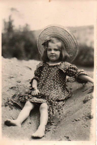 Fotografii Kornelia Skupiewska, córka Lucjana i Zofii Skupiewskich Kornelia