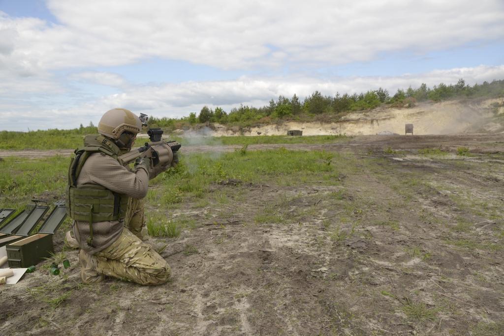 Liczba używanych w wielu armiach na świecie granatników AV-140 MSGL (M32A1) pozwala ocenić także jakość produkowanego uzbrojenia w kontekście dokładności wykonania i zachowania jakości procesów