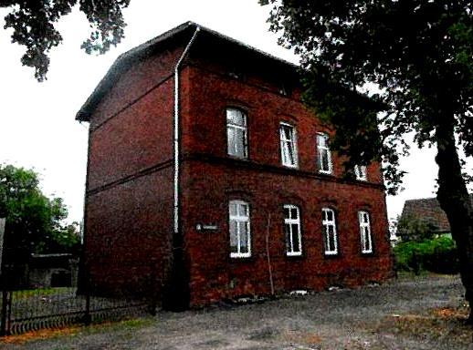 Budynek, w którym znajduje się przedmiotowy lokal Rzut I piętra budynku, na którym kolorem żółtym zaznaczono przedmiotowy lokal 1.