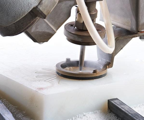 RIMUS ECHNO OGY MOC WODY Zaawansowana technologia urządzeń do cięcia strumieniem wody