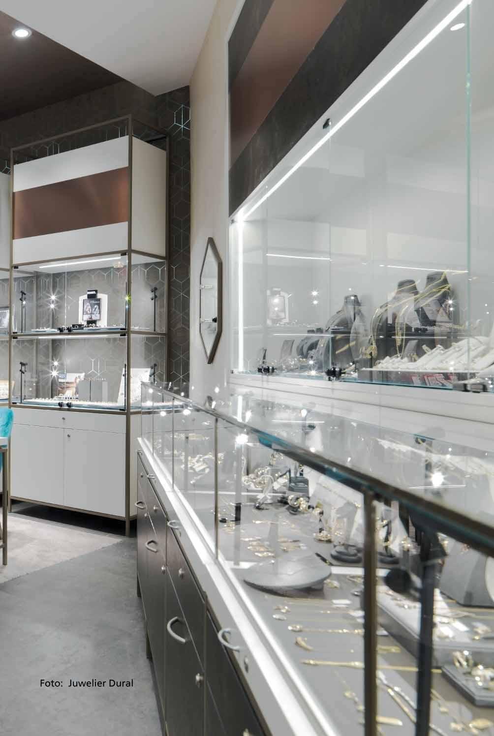 Showcase and over cabinet Accessories Under cabinet Showcase and over