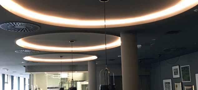 Dynamic LED Tape F New Self-adhesive flexible LED strips with adjustable colour appearance and homogeneous planar light 54 Dynamic Power supply track system Introduction Connection: Life: Energy