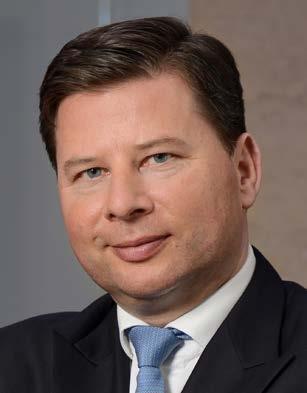 Specjalizuje się w doradztwie w ramach złożonych i wielojurysdykcyjnych projektów realizowanych w branżach regulowanych, takich jak media i telekomunikacja, instytucje finansowe i ubezpieczeniowe.