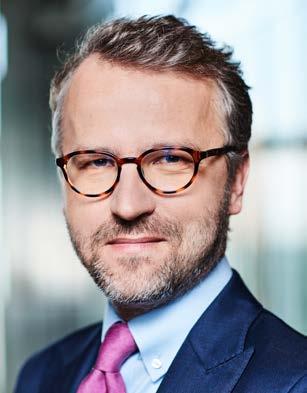 Ekspert zagadnień prawnych związanych z usługami chmurowymi (cloud computing) oraz outsourcingiem usług IT. Wykładowca na Wydziale Matematyki, Informatyki i Mechaniki Uniwersytetu Warszawskiego.