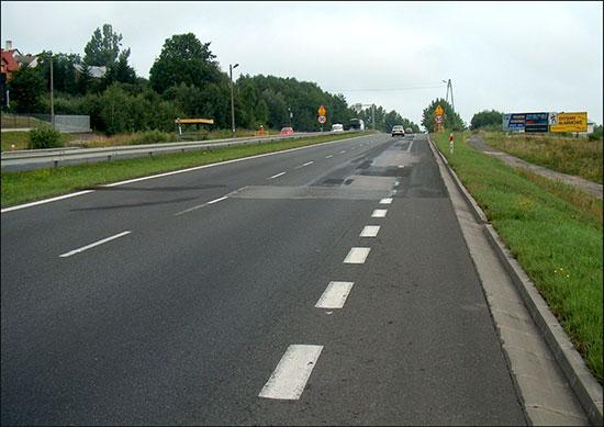 wysokości w niwelecie sięgają średnio 5-10 cm), świadczący o ciągłej pracy