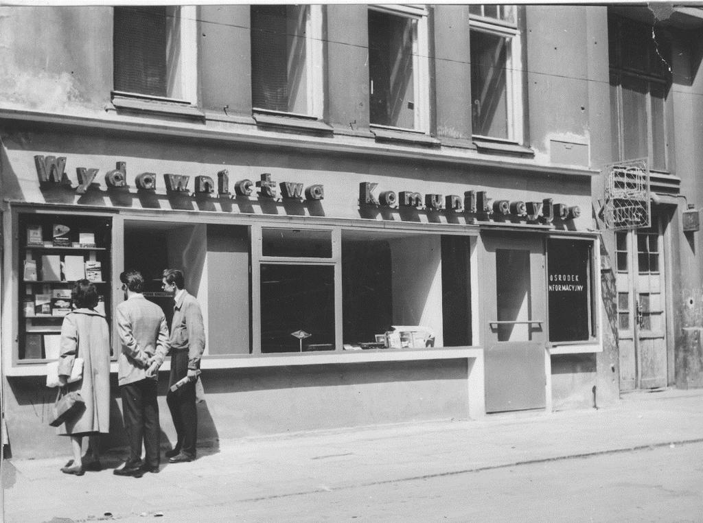 Ośrodek Informacyjny Wydawnictw Komunikacyjnych, otwarty na początku maja 1959 r. w Warszawie przy ul.