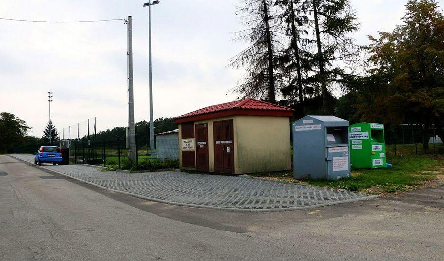 Obok stadionu na ul.