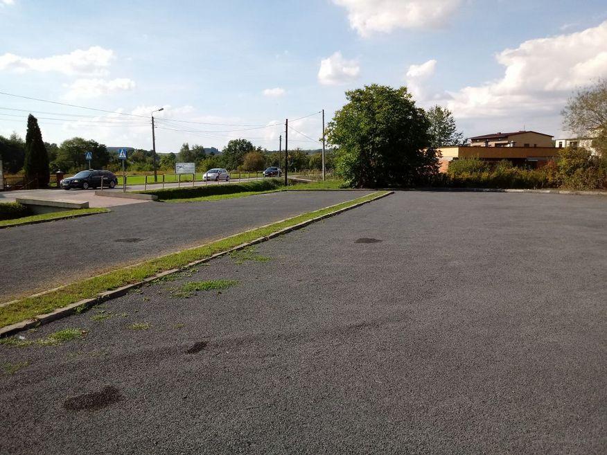 Utwardzony frezem parking