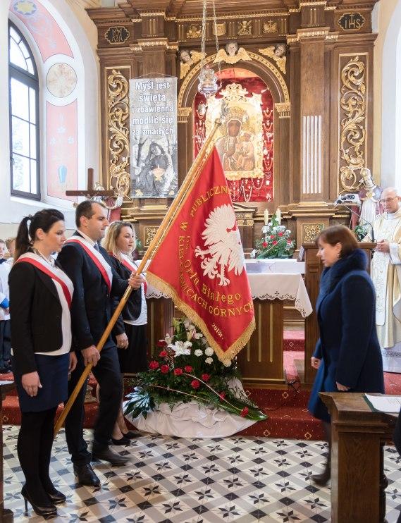 NADANIE IMIENIA PUBLICZNEJ SZKOLE PODSTAWOWEJ KIEŁCZEWICACH GÓRNYCH Zaproszeni goście mieli okazję obejrzeć wystawy poświęcone 100.