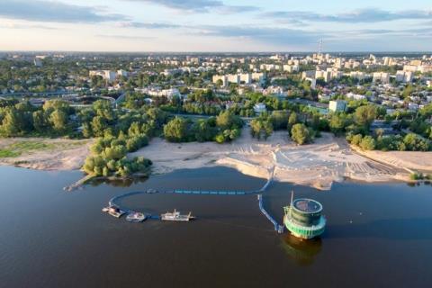 1/3 powierzchni Warszawy (Wawer, część Wesołej, Rembertów, Praga Południe, Wilanów, część Pragi Północ i Targówka oraz rejony Mokotowa i Śródmieścia położone poniżej Skarpy