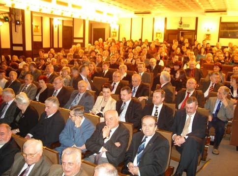 Prezes SEP i wiceprezes Janusz Kłodos wręczyli złotą odznakę honorową SEP Sekcji Trakcji Elektrycznej. ZG SEP zatwierdził protokół Nadzwyczajnego Walnego Zjazdu Delegatów SEP.