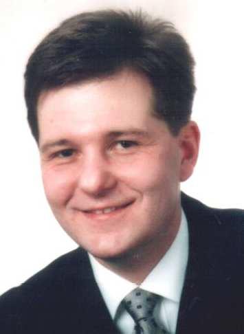 Jerzy SOWA (Politechnika Warszawska) Wykorzystanie zaawansowanych metod symulacji zuŝycia energii w budynkach na przykładzie Projektu SSB.