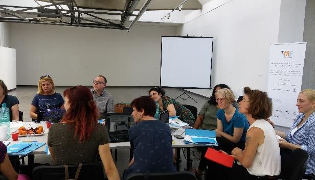 różnych państw, szczególnie w ramach integracji europejskiej, poprzez wspieranie szeroko pojmowanego rozwoju regionalnego i aktywizację środowisk lokalnych, przeciwdziałanie bezrobociu, rozwój